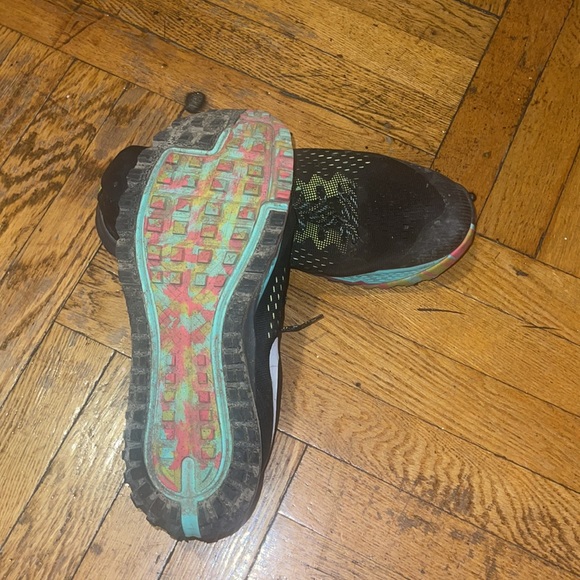 Nike men running trails sneakers - Picture 2 of 3